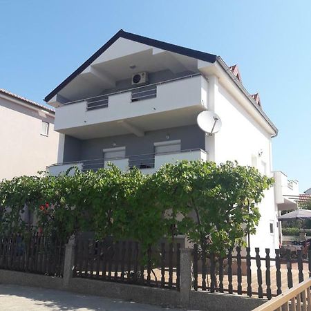 Apartmani Kuzmic Врси Экстерьер фото