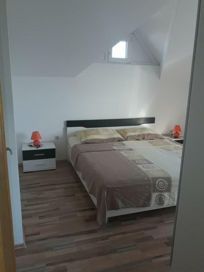 Apartmani Kuzmic Врси Экстерьер фото